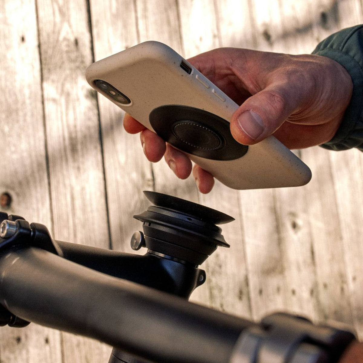 FIDLOCK-VACUUM-AHEAD-CAP-BASE